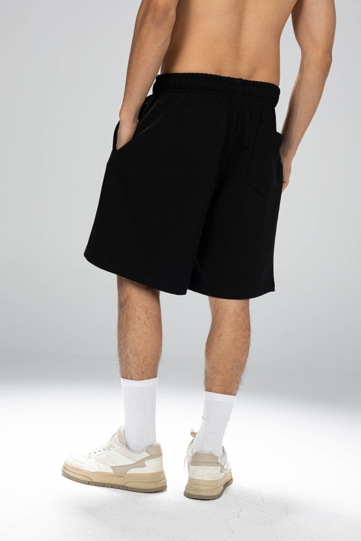 Essentials Shorts - BLACK