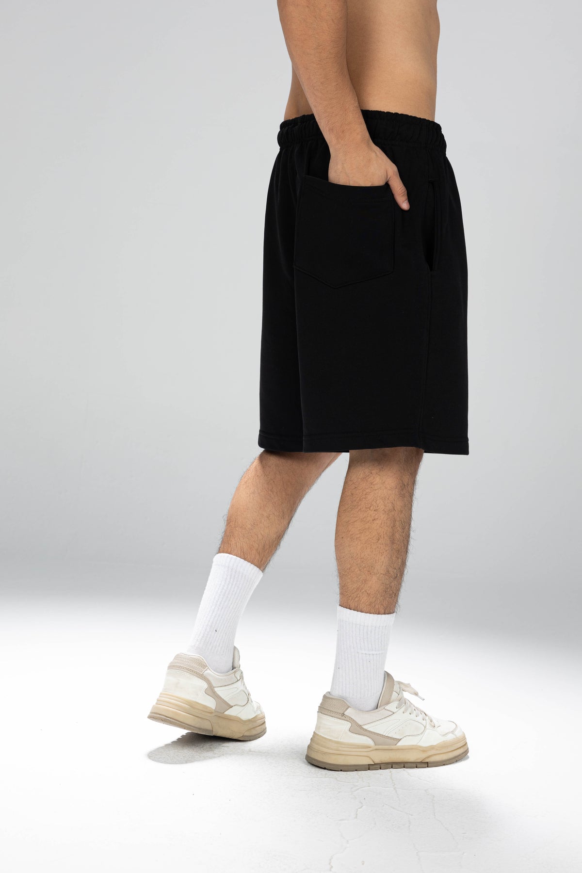 Essentials Shorts - BLACK